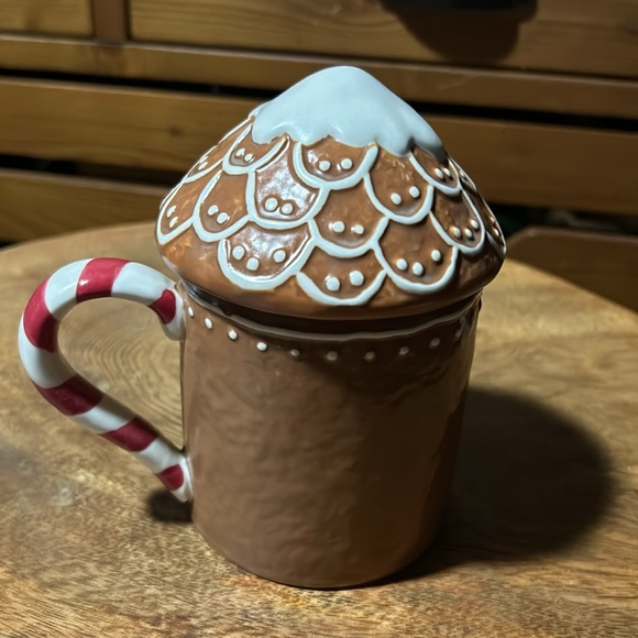 Pottery Barn Gingerbread House Lidded Stoneware Mug BNIB - Picture 6 of 11